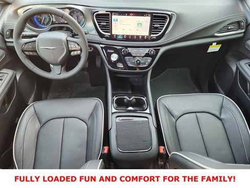 New 2026 Chrysler Pacifica Limited w/ S Appearance Package FWD image 18