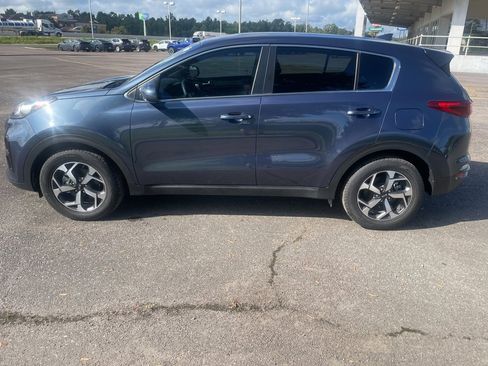 Used 2021 Kia Sportage LX image 4