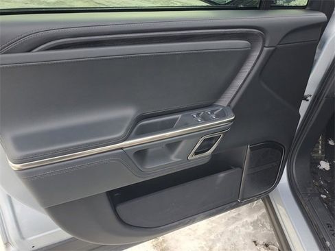 Used 2024 Rivian R1S Adventure image 9