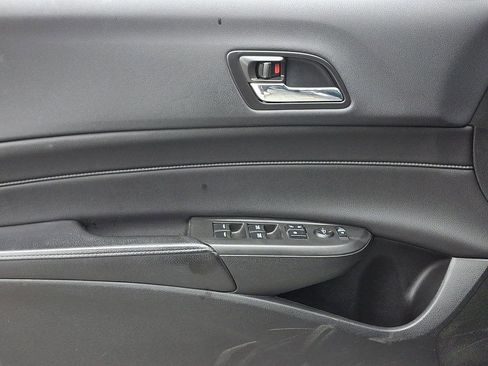 Used 2018 Acura ILX Sedan image 12