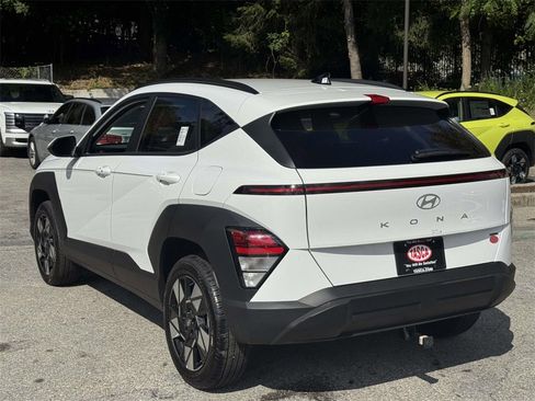 Certified 2025 Hyundai Kona SEL image 4