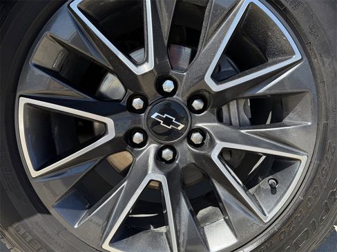 Used 2021 Chevrolet Tahoe Z71 w/ Rear Media and Nav Package image 8