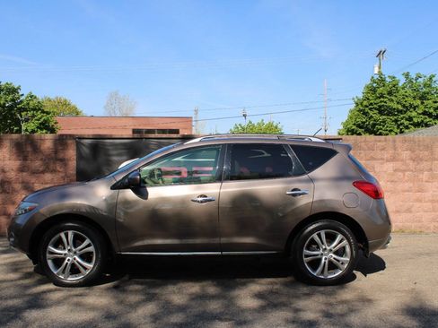 Used 2010 Nissan Murano LE w/ Navigation Pkg AWD/4WD image 2
