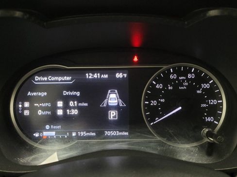 Used 2021 Nissan Versa SV FWD image 23