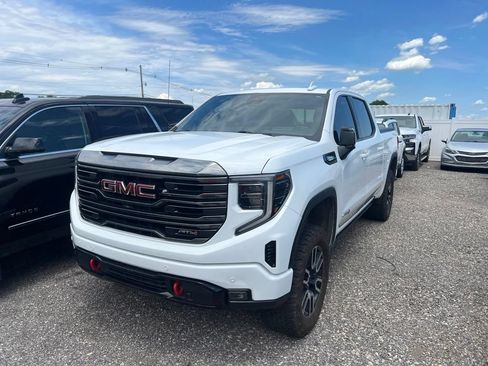 Used 2023 GMC Sierra 1500 AT4 w/ Technology Package AWD/4WD image 3