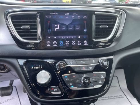 Used 2018 Chrysler Pacifica Touring Plus w/ S Appearance Package FWD image 21