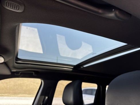 Used 2023 Jeep Compass High Altitude w/ Driver Assist Group I image 18