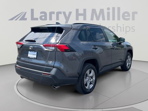 Used 2024 Toyota RAV4 XLE AWD/4WD image 5