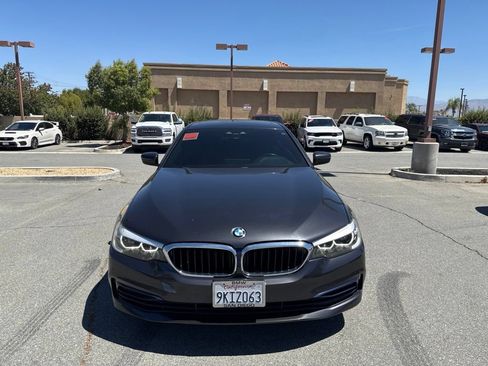 Used 2019 BMW 530e w/ Convenience Package RWD image 3