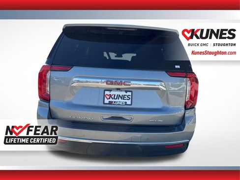 Used 2023 GMC Yukon XL SLT w/ SLT Premium Package AWD/4WD image 10