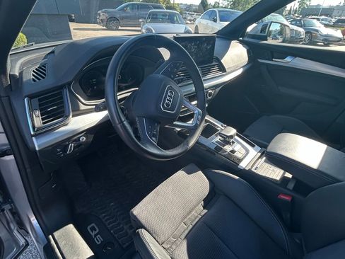 Used 2023 Audi Q5 e Prestige AWD/4WD image 3
