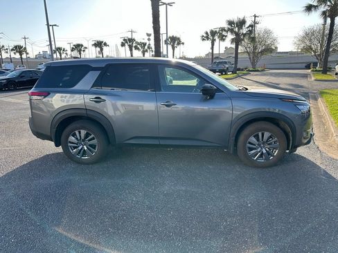 Used 2025 Nissan Pathfinder S image 7