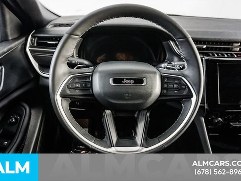 Used 2025 Jeep Grand Cherokee Altitude AWD/4WD image 27