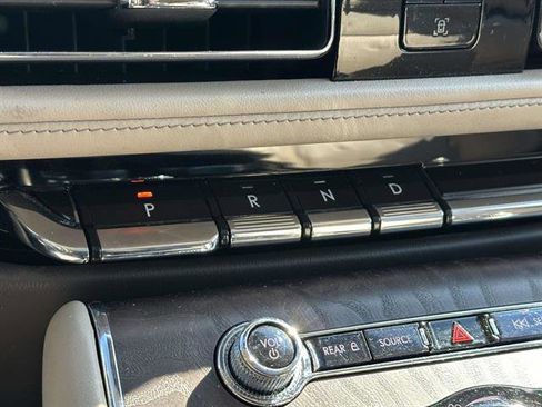 Certified 2021 Lincoln Aviator Reserve w/ Equipment Group 201A image 20