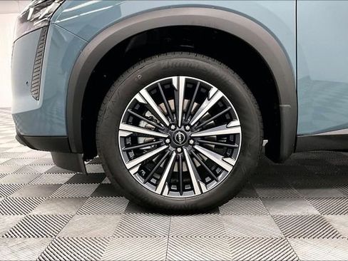 New 2026 Nissan Pathfinder Platinum AWD/4WD image 12