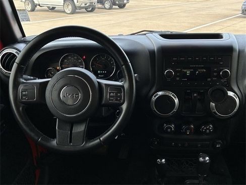 Used 2017 Jeep Wrangler Sahara image 12