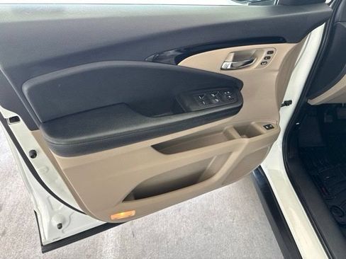 Used 2020 Honda Pilot Touring image 18