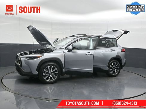 Used 2022 Toyota Corolla Cross XLE image 64