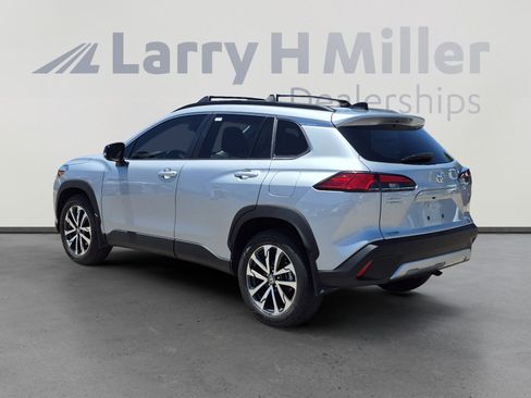 Certified 2025 Toyota Corolla Cross XLE w/ Convenience Package FWD image 3