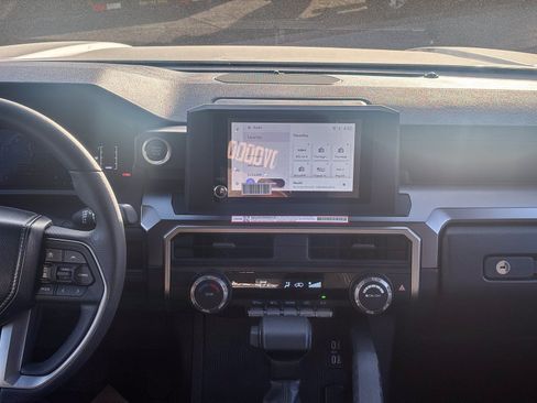 New 2026 Toyota 4Runner SR5 AWD/4WD image 17
