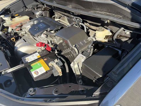 Used 2018 Toyota RAV4 XLE FWD image 30