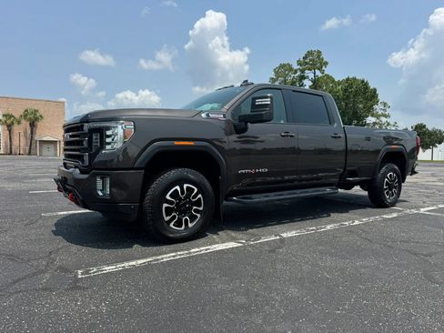 Used 2020 GMC Sierra 3500 AT4 w/ Technology Package AWD/4WD image 2