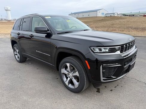New 2026 Jeep Grand Cherokee Limited image 3