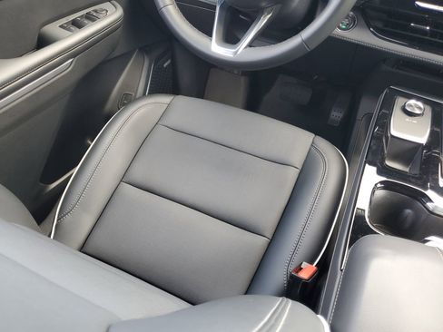 Used 2025 Buick Enclave Preferred image 16