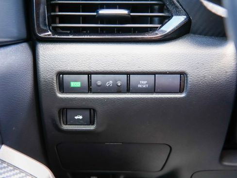 Used 2024 Nissan Sentra SV FWD image 17