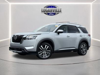 Used 2025 Nissan Pathfinder Platinum w/ Cargo Package