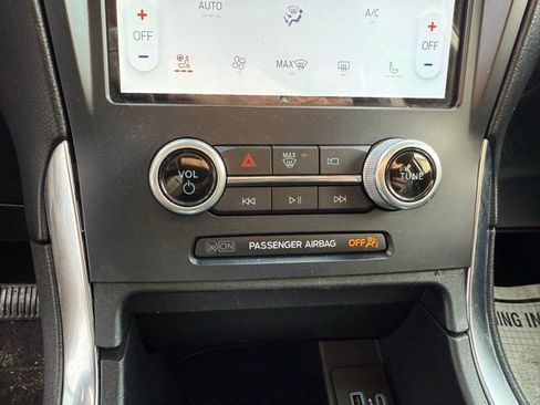 Used 2022 Ford Edge Titanium image 18