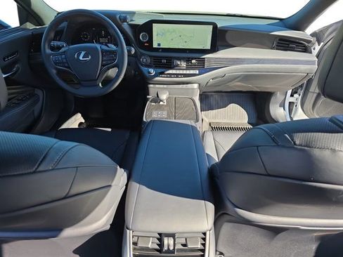 Used 2024 Lexus LS 500 image 9