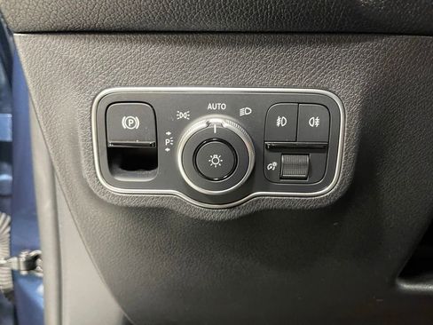 Used 2022 Mercedes-Benz GLB 250 4MATIC image 19