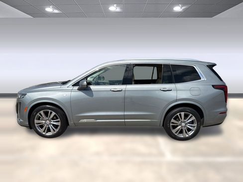 Used 2023 Cadillac XT6 Premium Luxury image 2