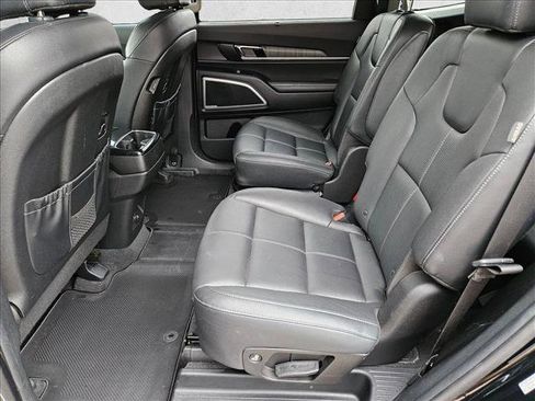 Used 2023 Kia Telluride EX w/ EX Captain's Chair Package AWD/4WD image 18