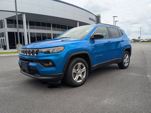 Used 2024 Jeep Compass Latitude AWD/4WD image 8