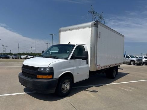 Used 2020 Chevrolet Express 3500 Extended w/ Power Convenience Package RWD image 2