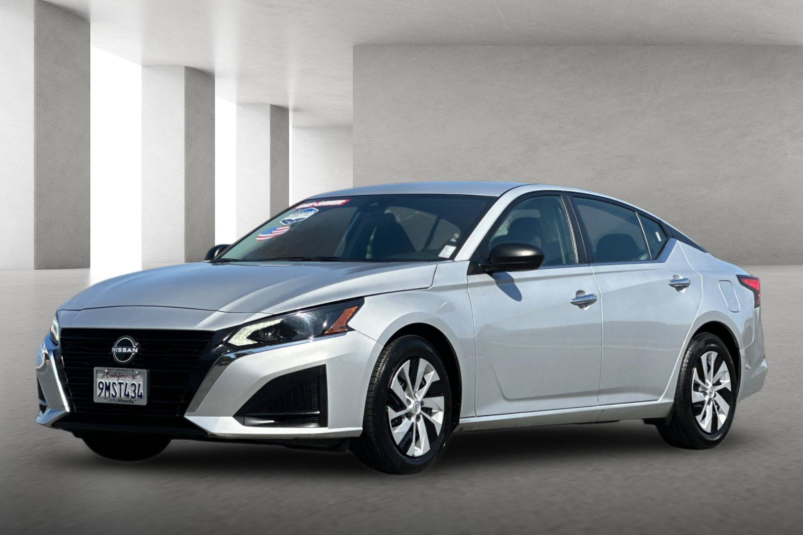 Used 2024 Nissan Altima 2.5 S FWD image 8