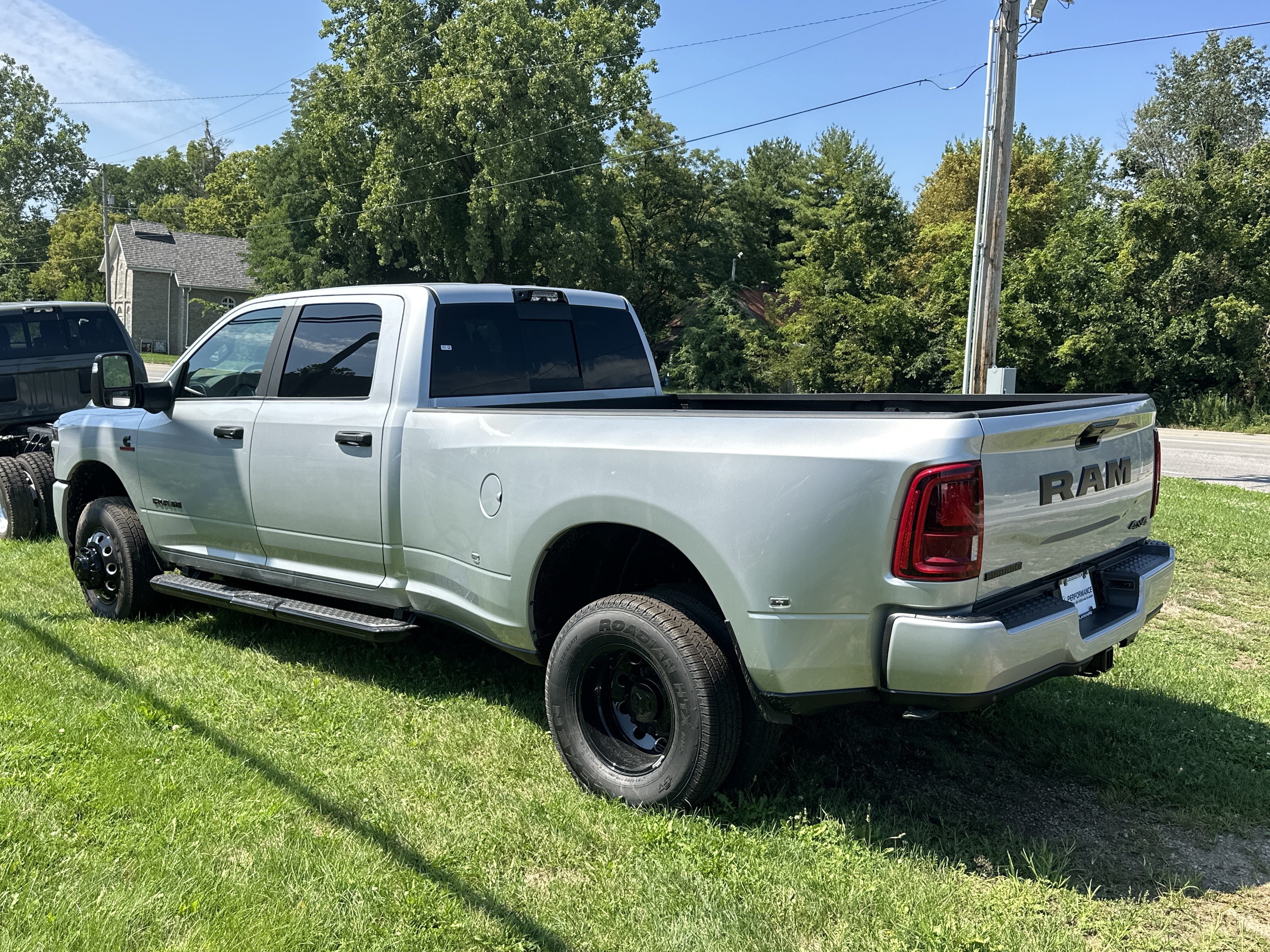 New 2026 RAM 3500 Big Horn AWD/4WD image 24
