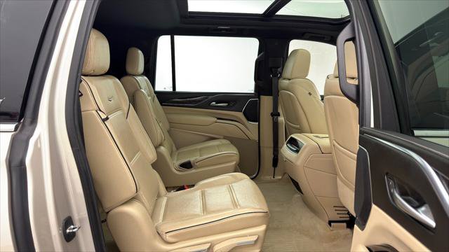 Used 2021 Cadillac Escalade ESV Premium Luxury AWD/4WD image 19