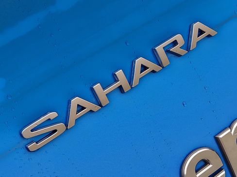 Used 2024 Jeep Wrangler Sahara w/ Technology Group image 12