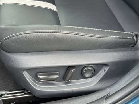 Used 2025 Toyota Camry SE image 27