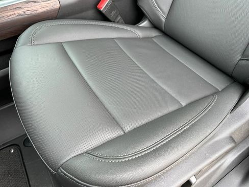 New 2026 GMC Sierra 2500 SLT w/ SLT Premium Package image 19