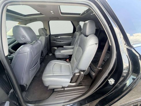 Used 2019 Buick Enclave Essence AWD/4WD image 22