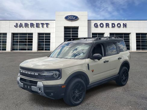 Used 2025 Ford Bronco Sport Badlands AWD/4WD image 2