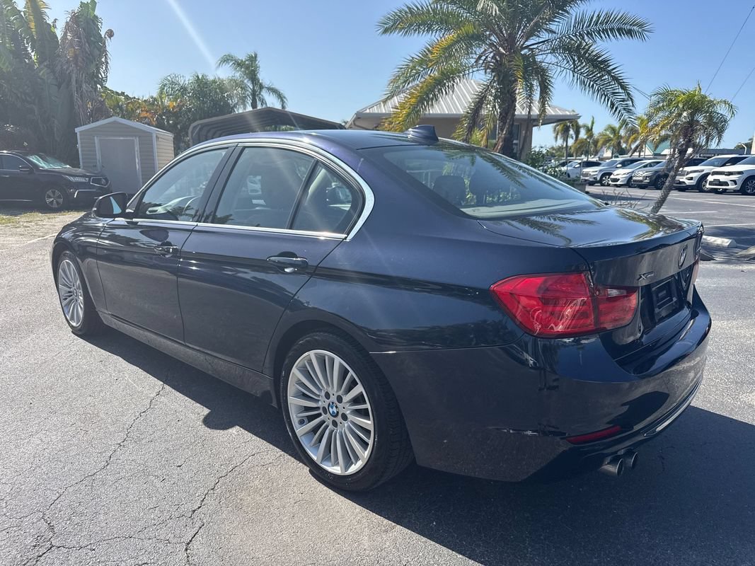 Used 2013 BMW 328i xDrive Sedan AWD/4WD image 3