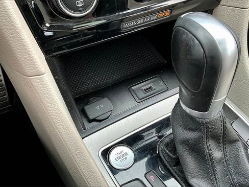 Used 2020 Volkswagen Passat 2.0T SEL image 16