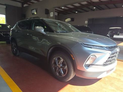 Used 2024 Chevrolet Blazer LT w/ Convenience Package image 3