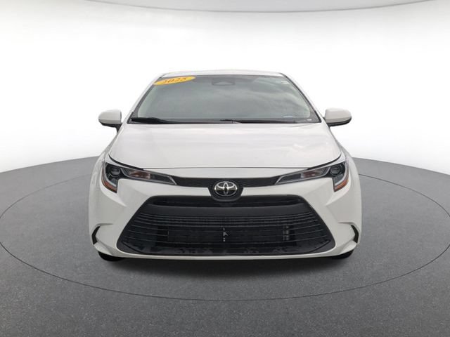Used 2025 Toyota Corolla LE FWD image 9