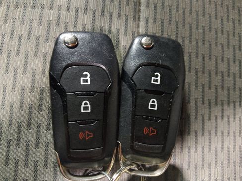 Used 2016 Ford F150 XLT image 32